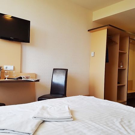 Hotel Pest Inn Budapest Luaran gambar