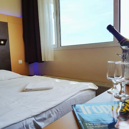 Hotel Pest Inn Budapest Luaran gambar