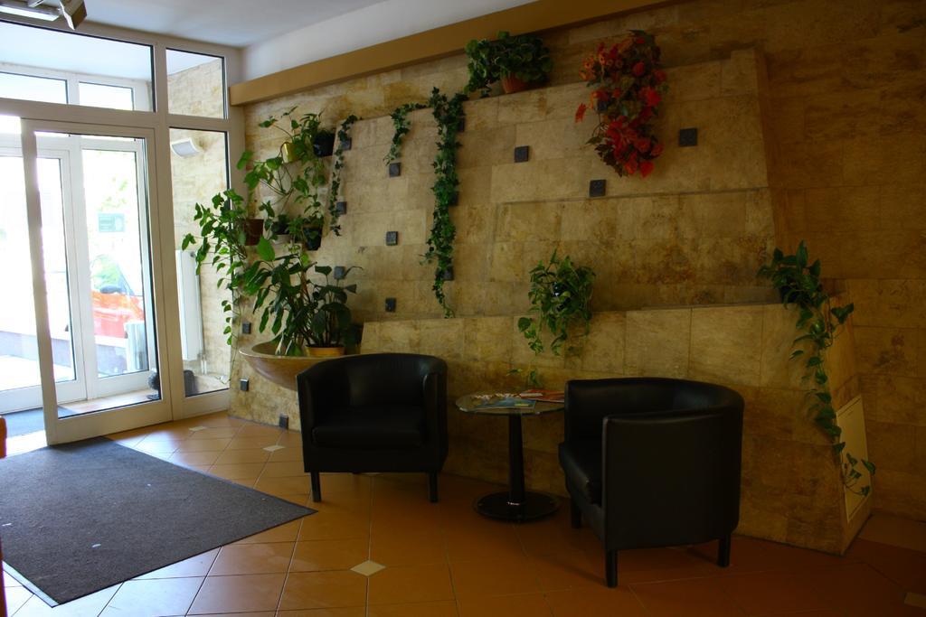 Hotel Pest Inn Budapest Luaran gambar