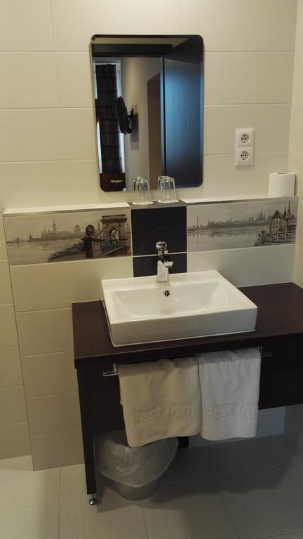 Hotel Pest Inn Budapest Luaran gambar