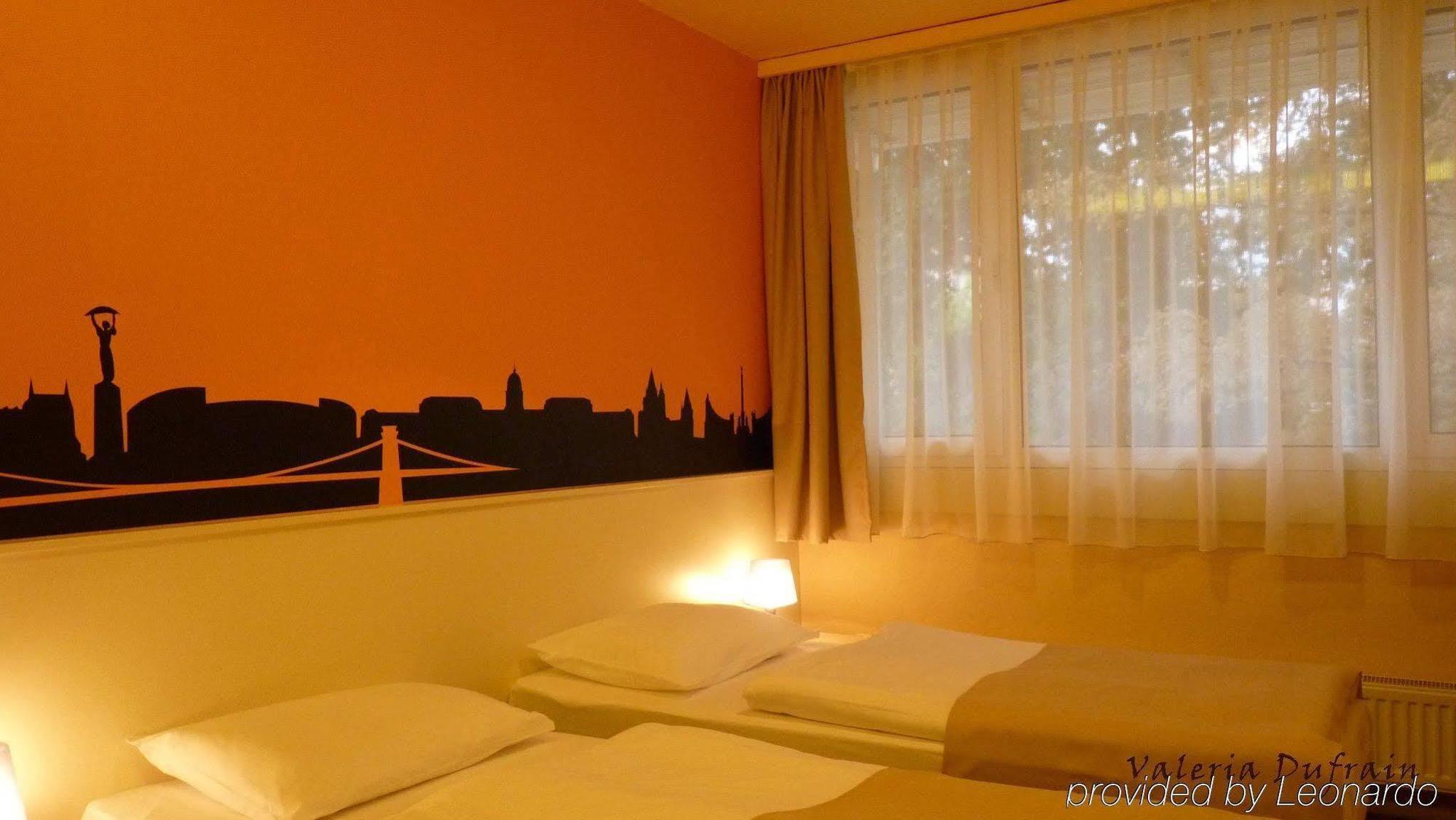 Hotel Pest Inn Budapest Luaran gambar