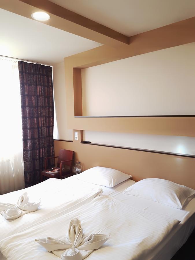 Hotel Pest Inn Budapest Luaran gambar
