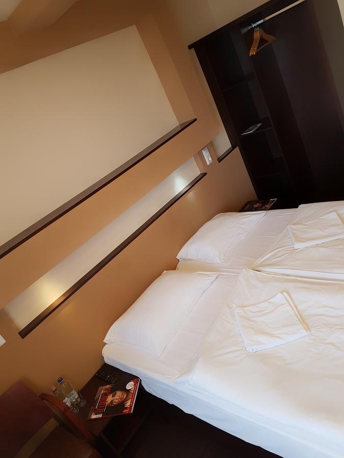 Hotel Pest Inn Budapest Luaran gambar