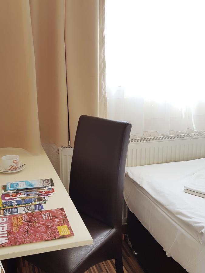 Hotel Pest Inn Budapest Luaran gambar