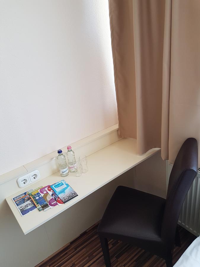 Hotel Pest Inn Budapest Luaran gambar