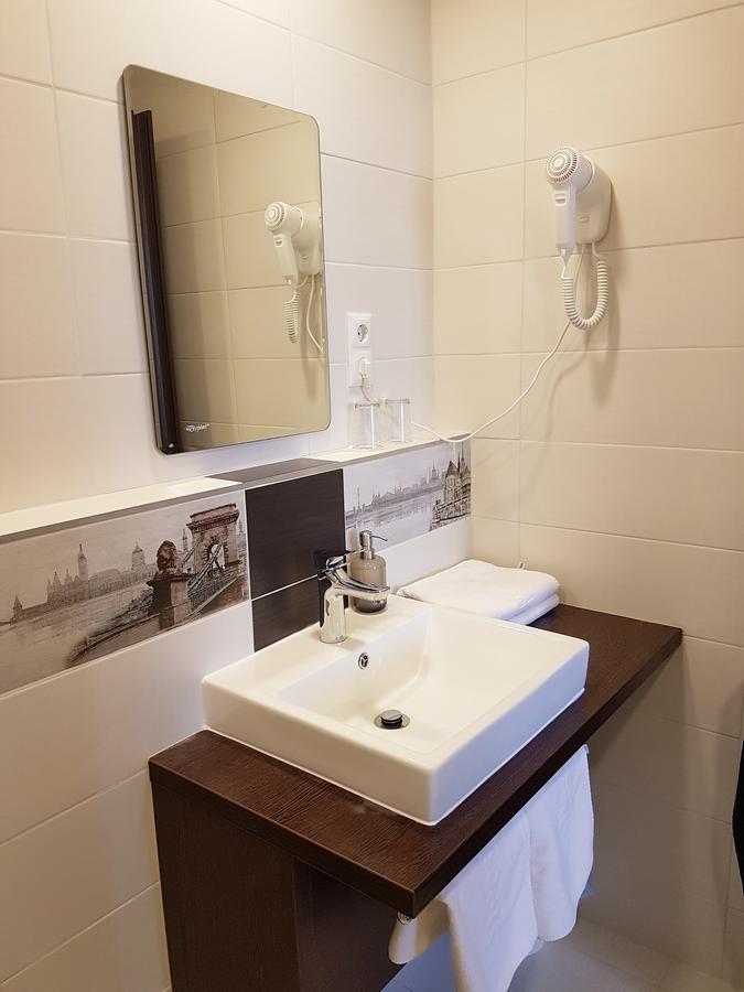 Hotel Pest Inn Budapest Luaran gambar